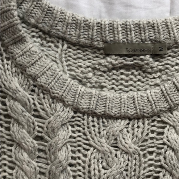 TOWNSEN CableKnit Sweater size MEDIUM - Picture 2 of 4